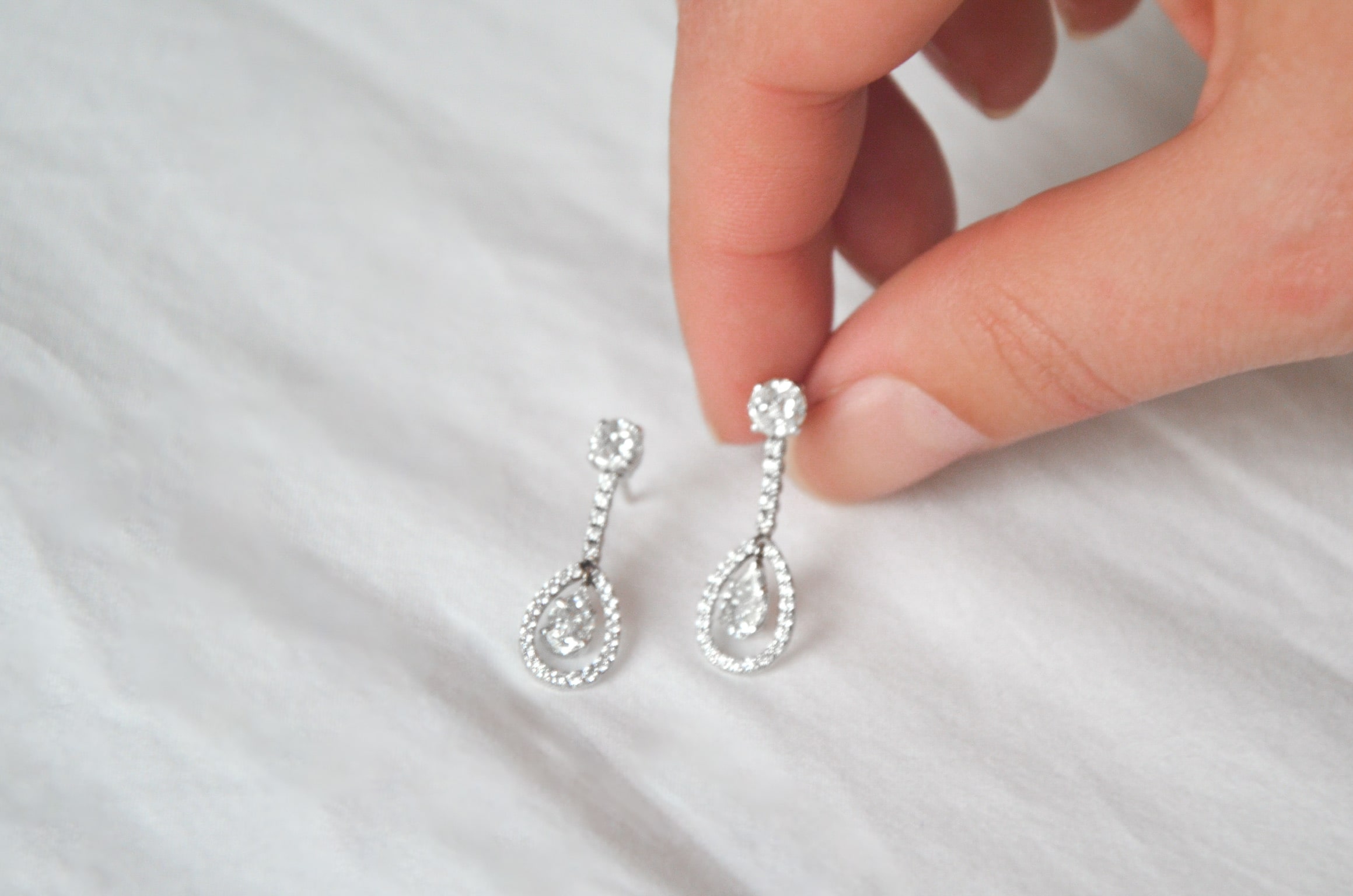 pendientes largos de diamantes