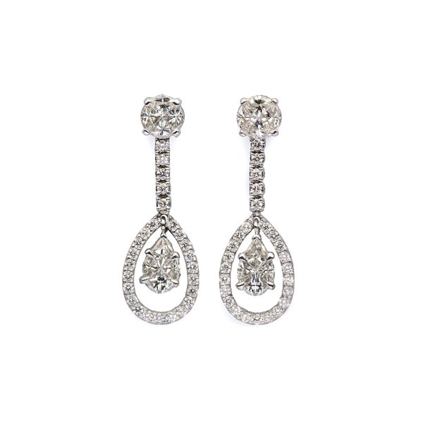Pendientes largos de diamantes
